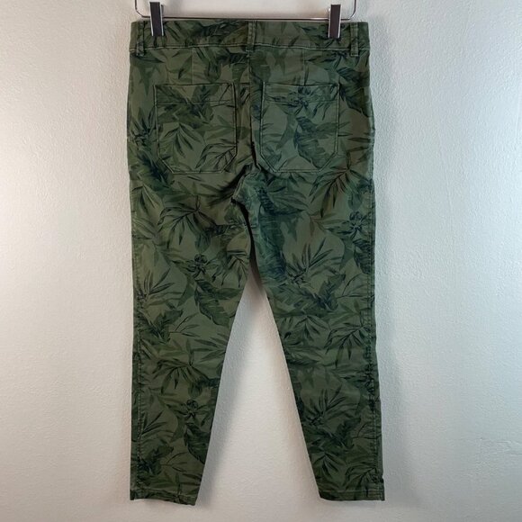 Old Navy Olive Green Leaf Camouflage Print Pixie Pants Size 4 - Picture 8 of 10